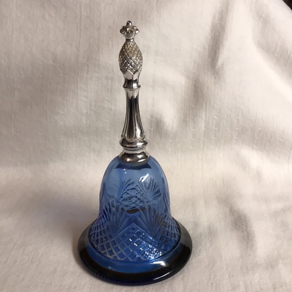 Vintage Avon Moonwind Cologne Cobalt Blue Glass Bell Perfume Bottle - EMPTY - Picture 4 of 7